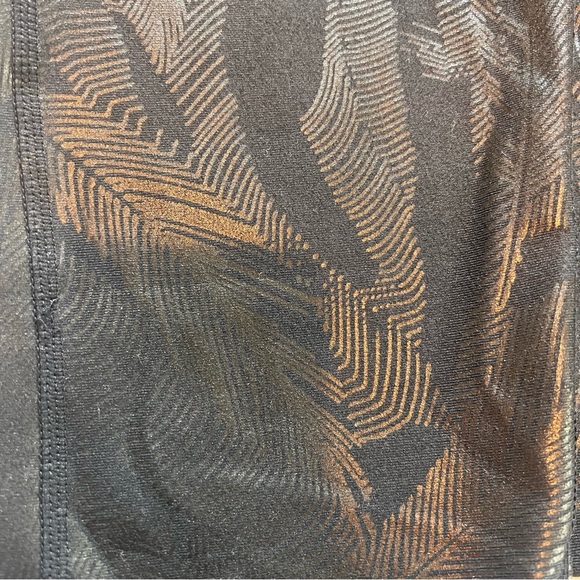 Fabletics Black feather, geometric  Gold Patterned and dotted pattern leggings - Picture 11 of 15